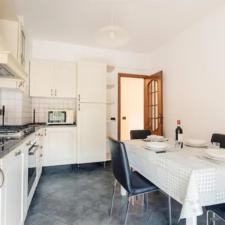 アパート 5 Beds - 2 Minutes From The Sea With Parking *