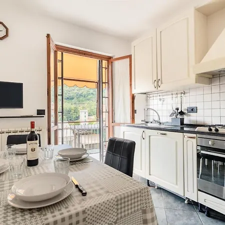 5 Beds - 2 Minutes From The Sea With Parking レッコ