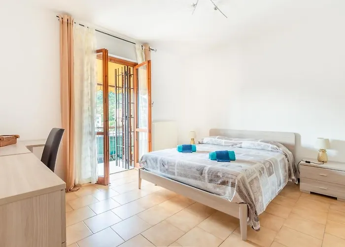 5 Beds - 2 Minutes From The Sea With Parking