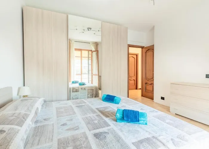 5 Beds - 2 Minutes From The Sea With Parking Διαμέρισμα *