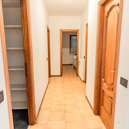 5 Beds - 2 Minutes From The Sea With Parking * Recco