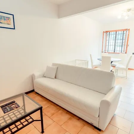 5 Beds - 2 Minutes From The Sea With Parking Recco