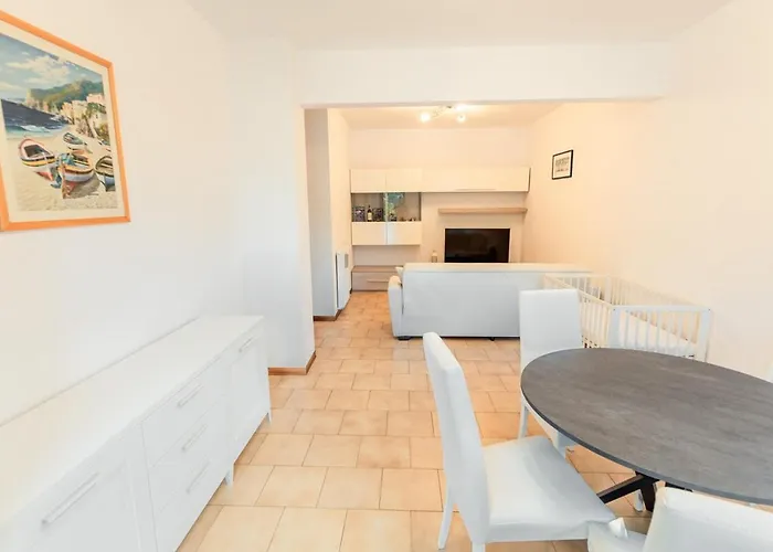 5 Beds - 2 Minutes From The Sea With Parking * Recco
